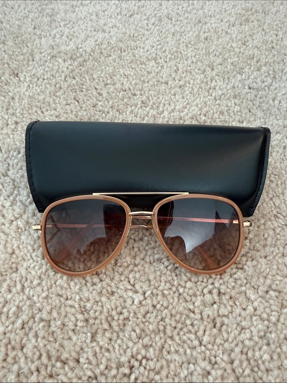 Women’s aviator sunglasses